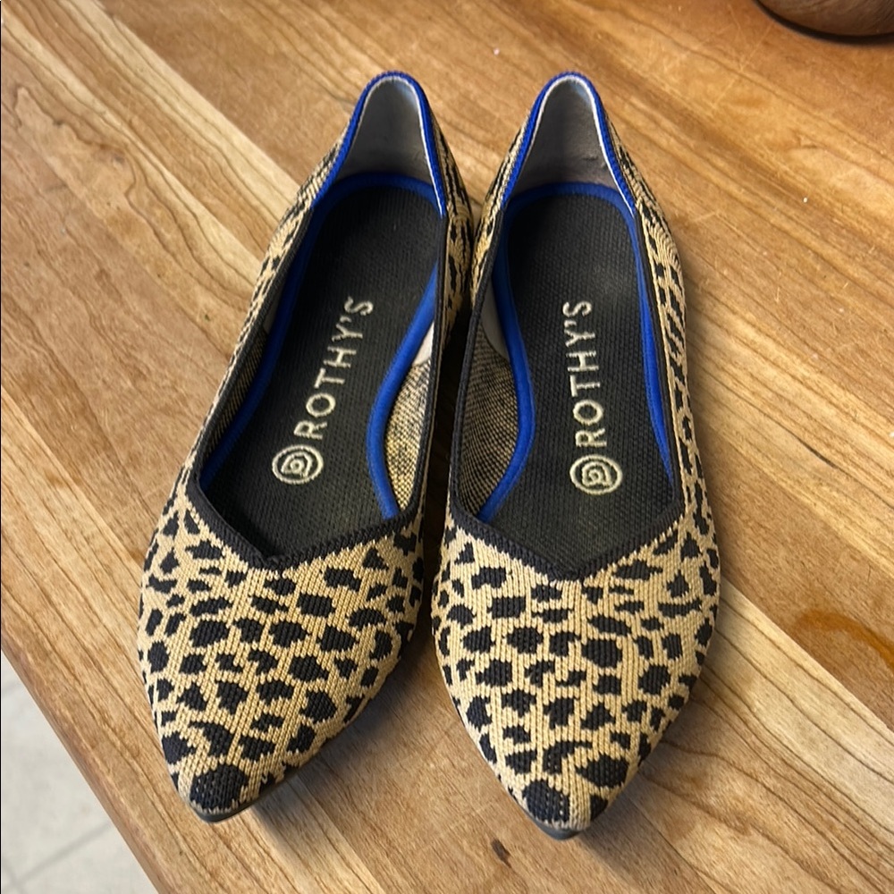 Rothy's Women's leopard print point flats